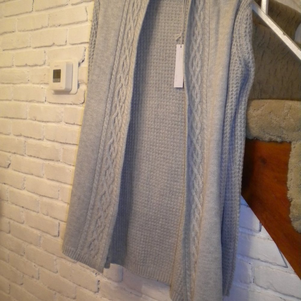 Yoon  sweater